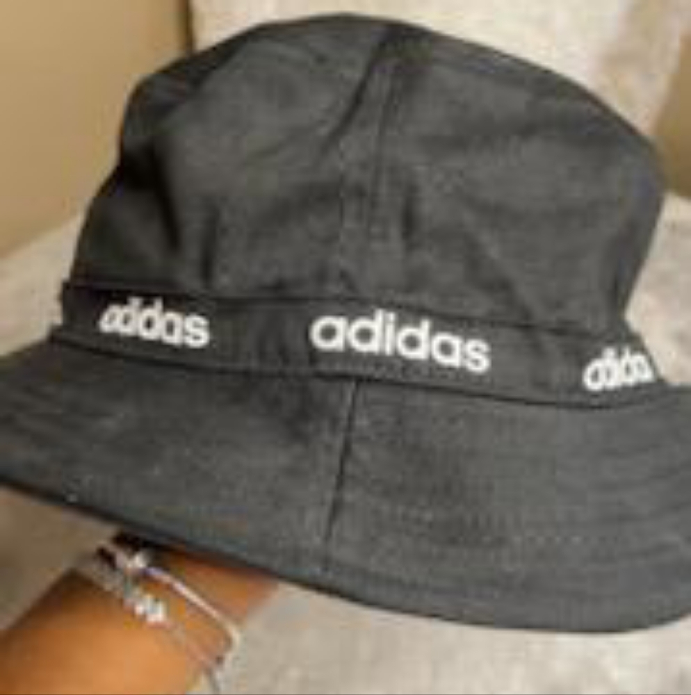Bucket hat